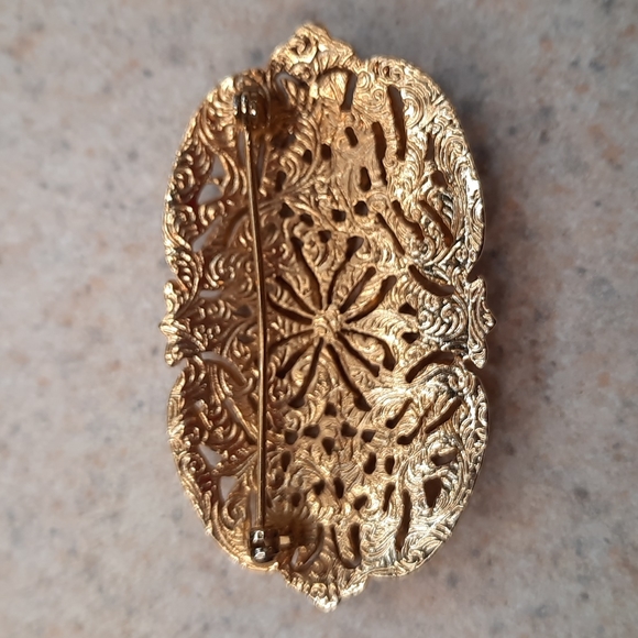 Statement brooch - Picture 3 of 4